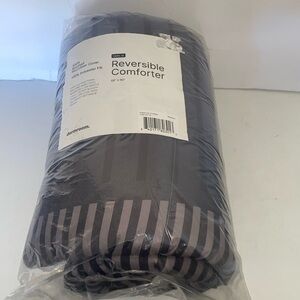 Dormroom Twin XL Reversible Comforter 66" X 90"